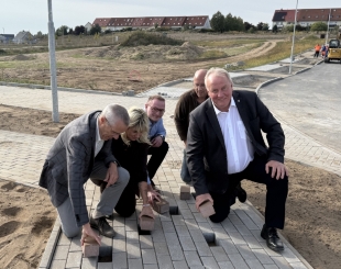 SteinlegungB24A©StadtWarenM